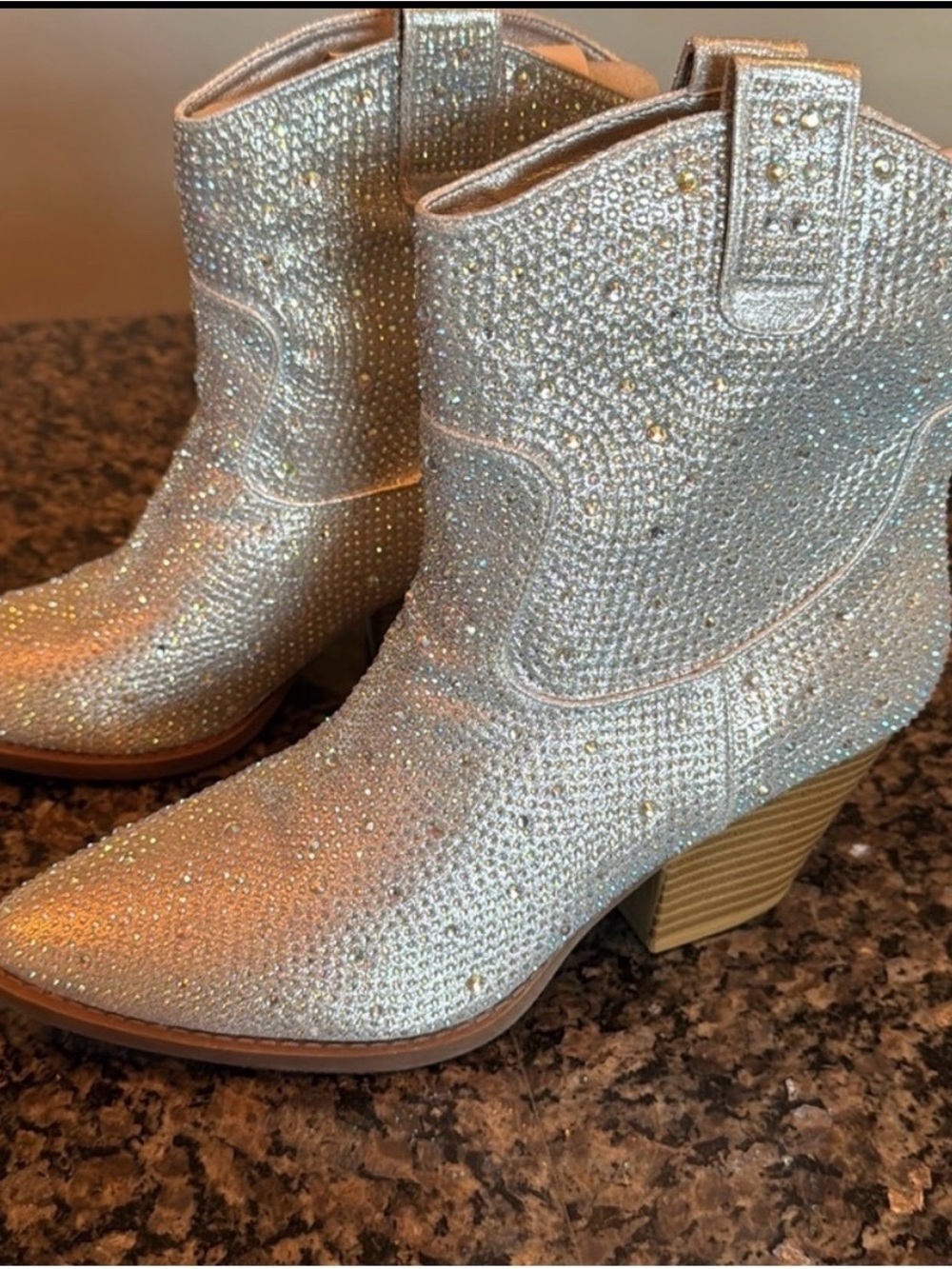 NWOT Forever Embellished Sparkling Silver Rhinestone Western Ankle Boots 8